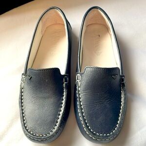 Armani Junior boys Leather Driver, Navy size 35 or 3.5US … Excellent condition!